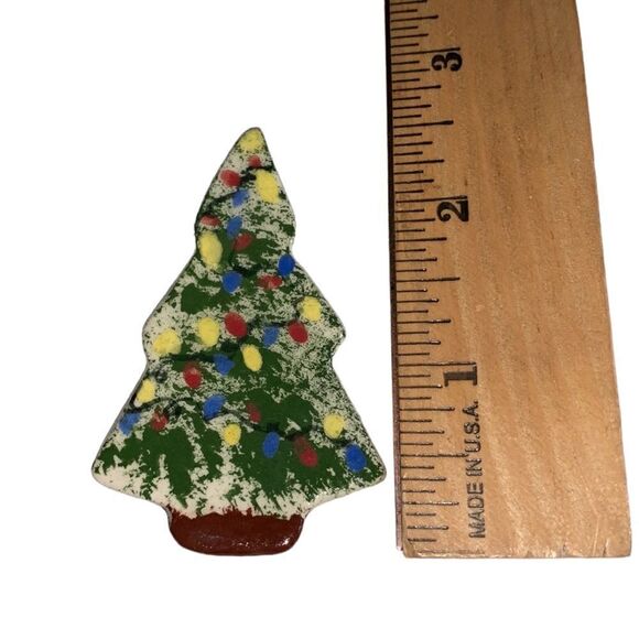 HANDCRAFTED Pin - Painted Clay Christmas Tree Artisan Brooch - Picture 1 of 3
